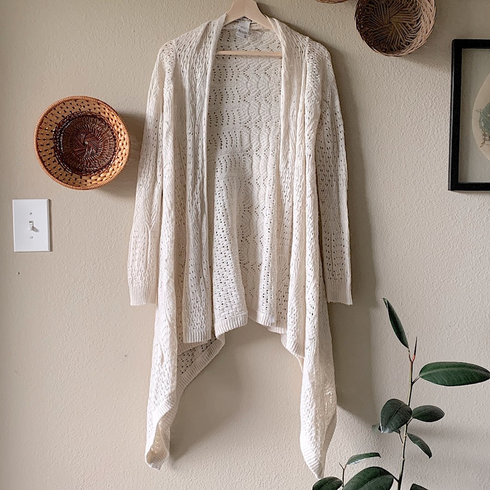 American Rag cream colored knit cardigan